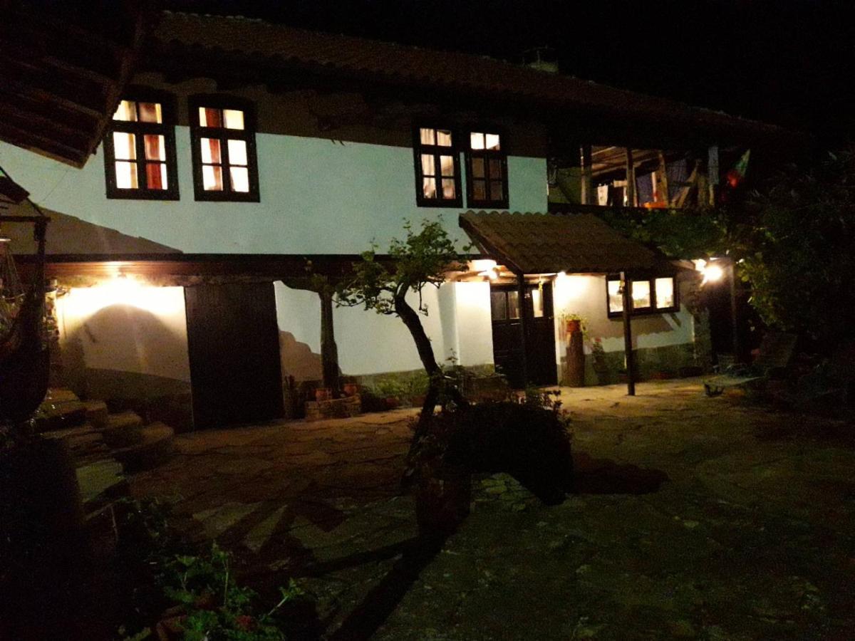 "Суларската Къща" Villa กาโบรโว ภายนอก รูปภาพ